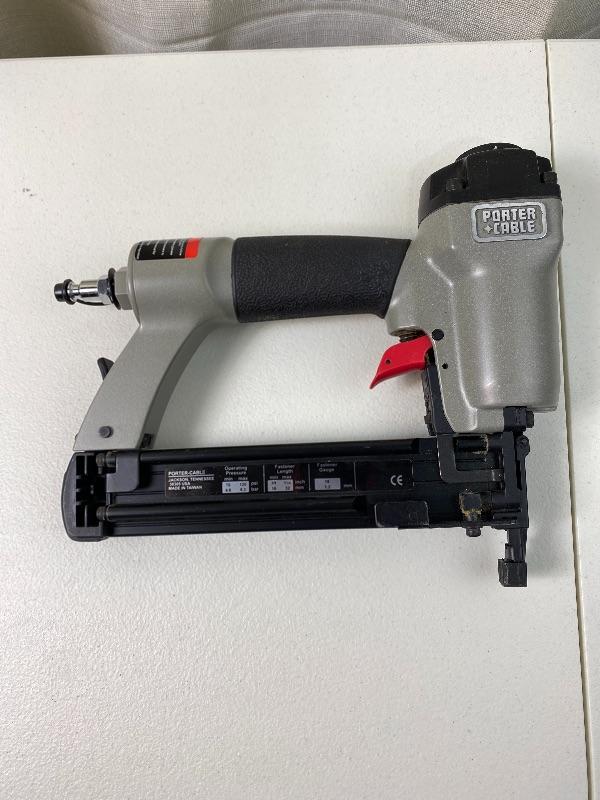 Lot 42 like New Porter Cable BM 125A 18 ga. Finish Nailer Woodworking