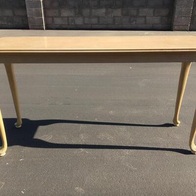 Blonde sofa table, lovely details