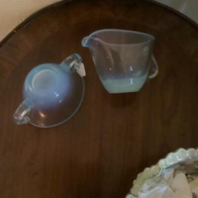 OPALESCENT BLUE CREAM SUGAR