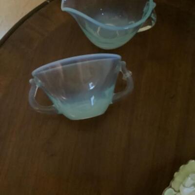 OPALESCENT BLUE CREAM SUGAR