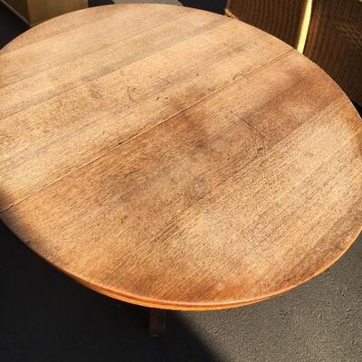 Excellent shape antique round table