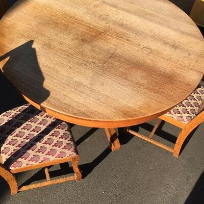 Excellent shape antique round table