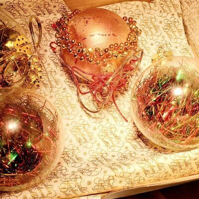 LOT OF LARGE GLASS ORNAMENTS