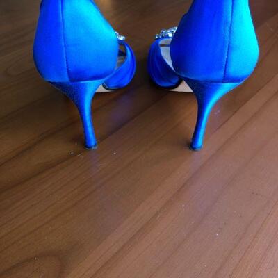 Beautiful Glint Blue Heels with White Crystals in Size 9 M