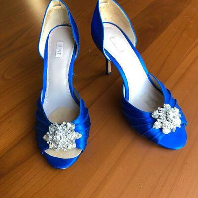 Beautiful Glint Blue Heels with White Crystals in Size 9 M
