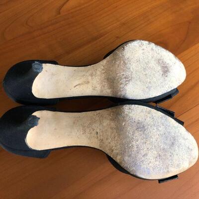 Oscar de la Renta Black Heels with Bow and White Crystals Made in Italy Size 39.5