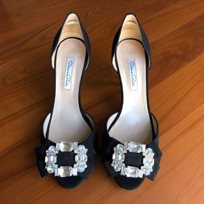 Oscar de la Renta Black Heels with Bow and White Crystals Made in Italy Size 39.5