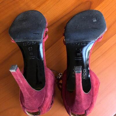 Beautiful Escada Purple Burgundy Suede Heels Made in Italy Size 39