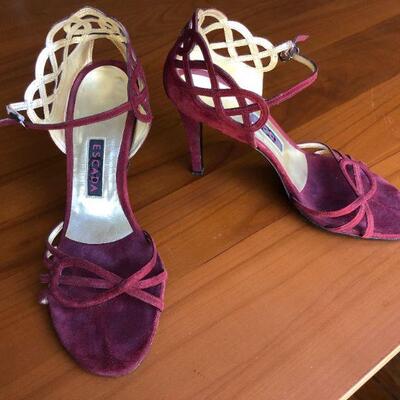 Beautiful Escada Purple Burgundy Suede Heels Made in Italy Size 39