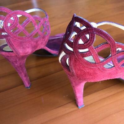 Beautiful Escada Purple Burgundy Suede Heels Made in Italy Size 39