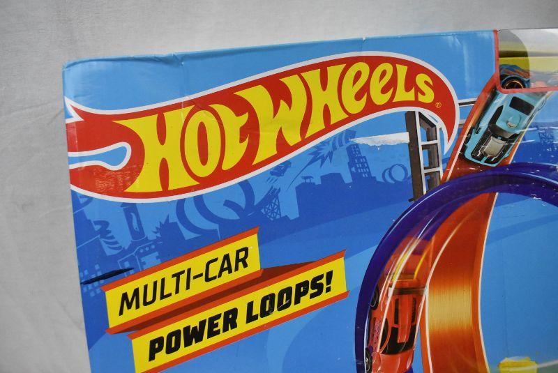 Hot Wheels Energy Track Set – Includes 1:64 Scale Car, Double Power Loop, Ring Of Fire, Portable Racing Fun For Kids