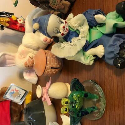 Mixed Variety of Small Figurines, Ceramic, Cloth, Collectible, Holiday (92)