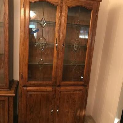 Vintage Oak China Cabinet With Glass Hummingbird Detail (99)