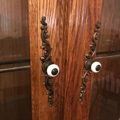 Vintage Oak China Cabinet With Glass Hummingbird Detail (99)