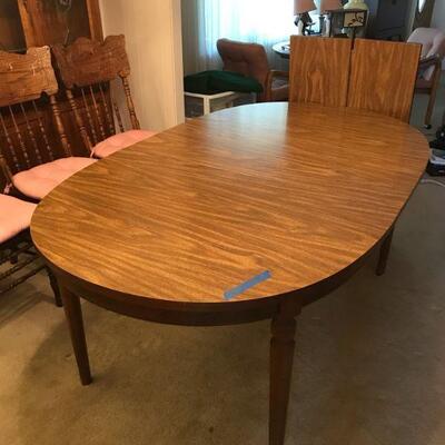 Vintage Wood Oak Dining Table With 3 Leaves (100)