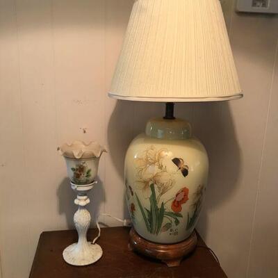 Vintage Pair of Decorative Lamps (104)