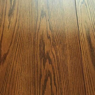 Vintage Wood Oak Table With Matching Chairs on Casters (`108)