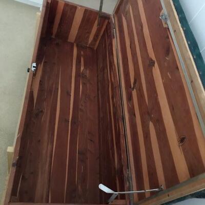 Vintage Cavalier Blonde Wood Cedar Chest (112)