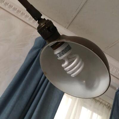 Vintage Brown Metal Industrial Standing Lamp (117)