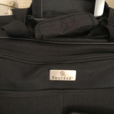 Mixed Lot of Various Luggage Bag and Travel Pieces (122)
