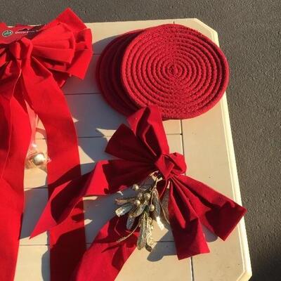 Christmas ðŸŽ„ Garland, Bows and Pads