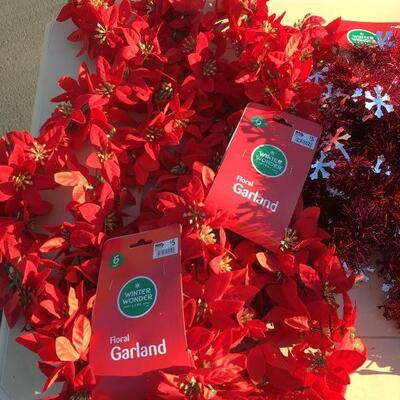 Christmas ðŸŽ„ Garland, Bows and Pads