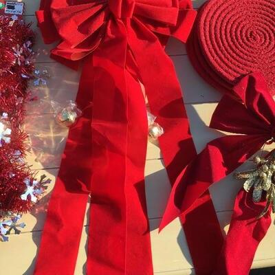 Christmas ðŸŽ„ Garland, Bows and Pads