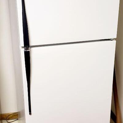 HOTPOINT REFRIGERATOR- WORKS AS IT SHOULD