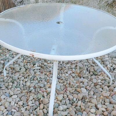 Round Patio Table.