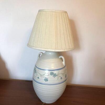 Vintage White Blue Floral Ceramic lamp (127)