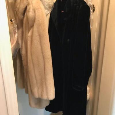 Vintage Beige and Black Faux Fur Coat (135)