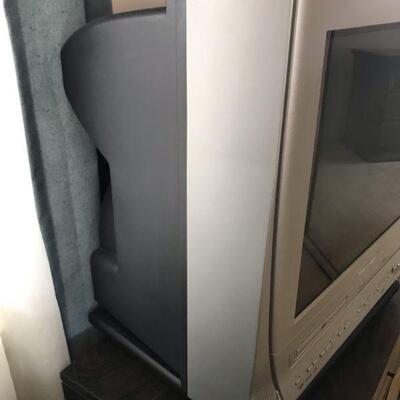 Magnavox Combo DVD VHS Television (138)