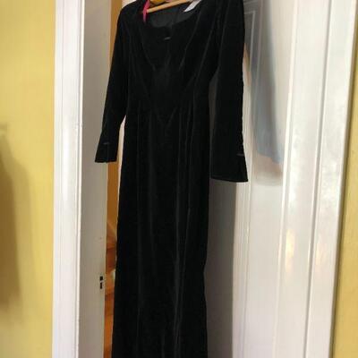 Elegant Thierry Mugler Paris Black Velvet Floor Length Gown 3/4 Sleeves Size 40