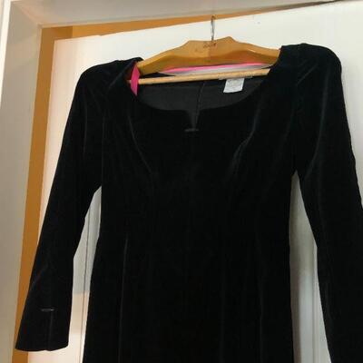 Elegant Thierry Mugler Paris Black Velvet Floor Length Gown 3/4 Sleeves Size 40
