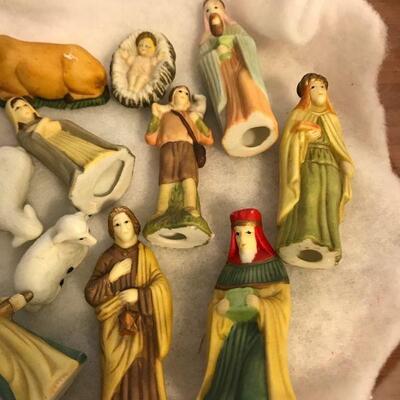 Vintage Mixed Variety of Christmas Decor (139)