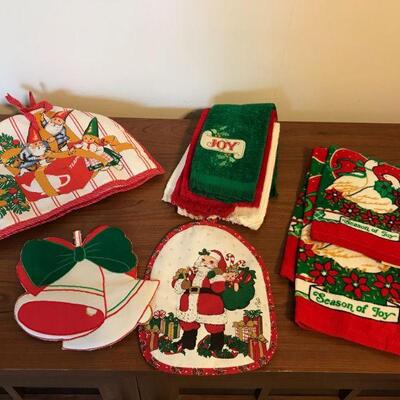 Vintage Mixed Variety of Christmas Decor (139)