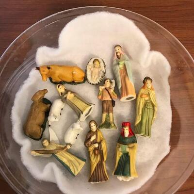 Vintage Mixed Variety of Christmas Decor (139)