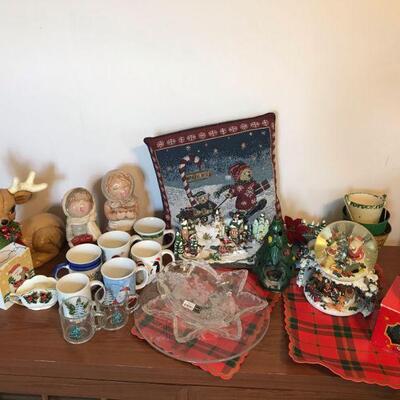 Vintage Mixed Variety of Christmas Decor (139)