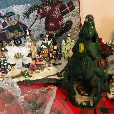 Vintage Mixed Variety of Christmas Decor (139)