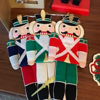 Mix Variety of Christmas Nutcrackers  (140)