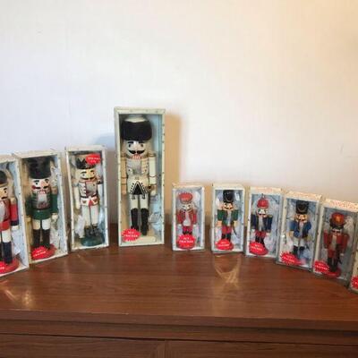 Vintage Mixed Variety of Wooden Nutcrackers (141)