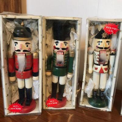 Vintage Mixed Variety of Wooden Nutcrackers (141)