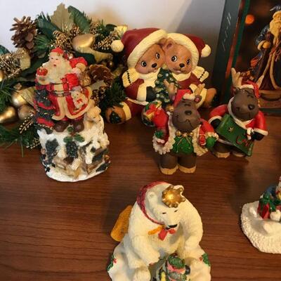 Vintage Mixed Variety of Christmas Items (143)