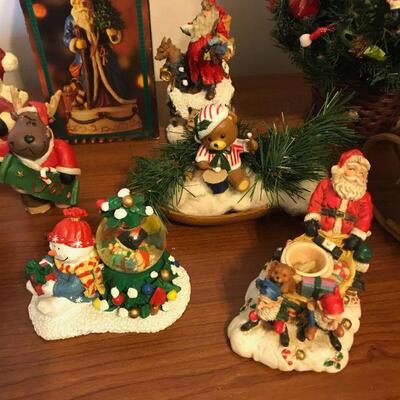 Vintage Mixed Variety of Christmas Items (143)