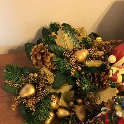 Vintage Mixed Variety of Christmas Items (143)