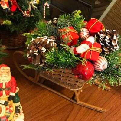 Vintage Mixed Variety of Christmas Items (143)