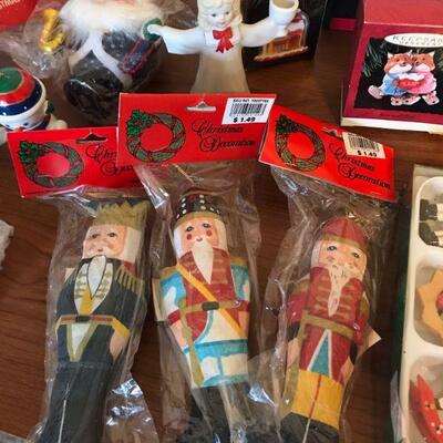 Vintage Mixed Variety of Christmas Ornaments (144)