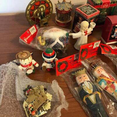Vintage Mixed Variety of Christmas Ornaments (144)