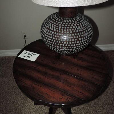 LOT 10  ROUND SIDE TABLE & LAMP