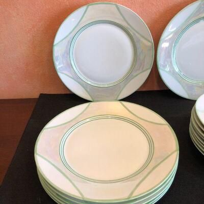 Hutschenreuther Bavaria China Lustre Ware Set of 8 Dinner Plates and Soup Bowls with 6 Salad Plates